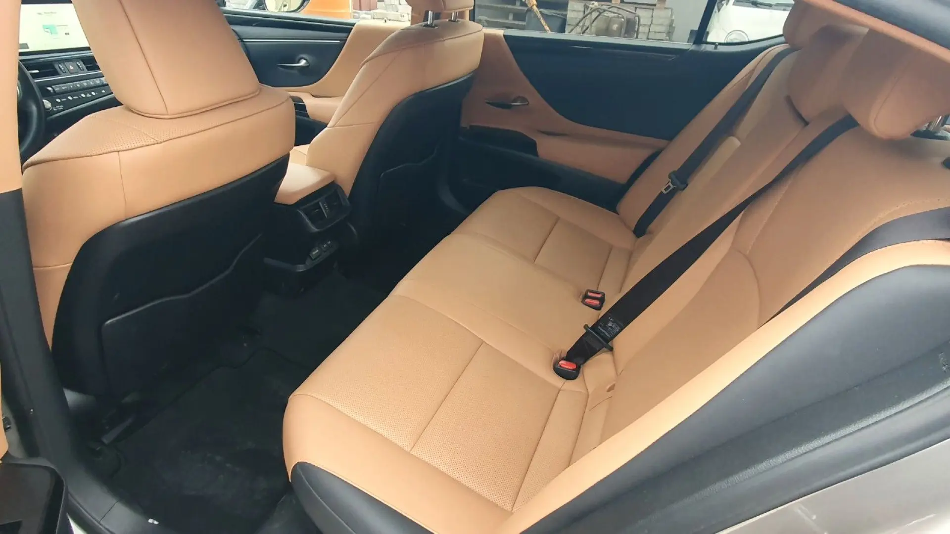 ES 300  Leder  Pano  Sitzbelüftung  Lenkradheizu