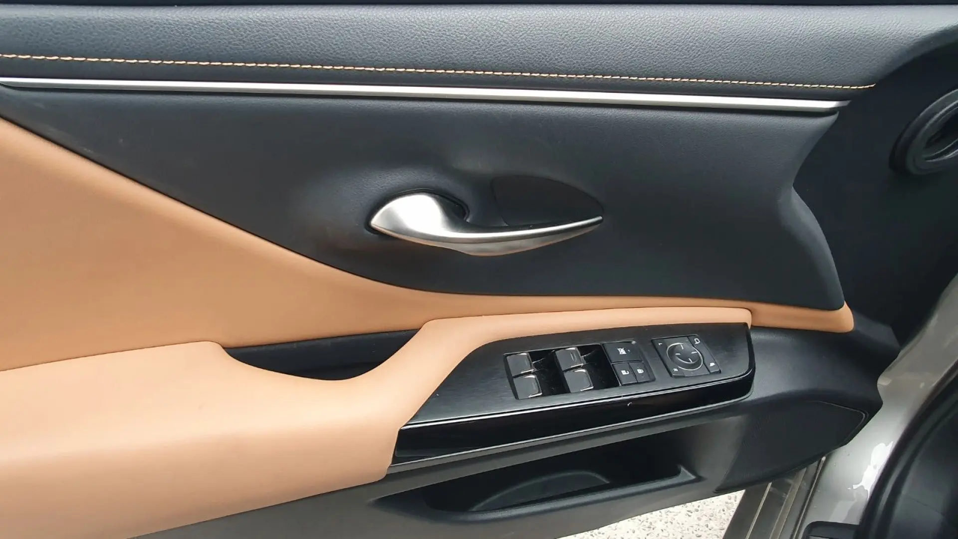 ES 300  Leder  Pano  Sitzbelüftung  Lenkradheizu