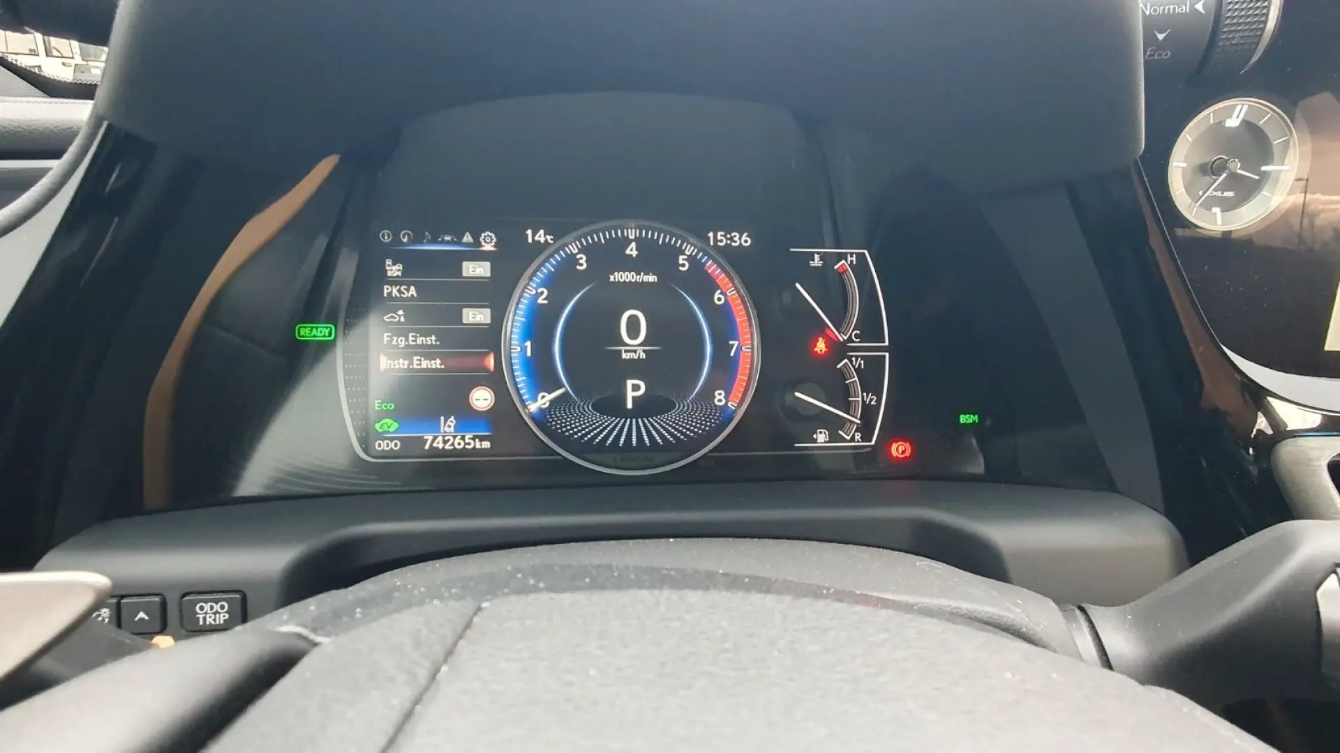 ES 300  Leder  Pano  Sitzbelüftung  Lenkradheizu