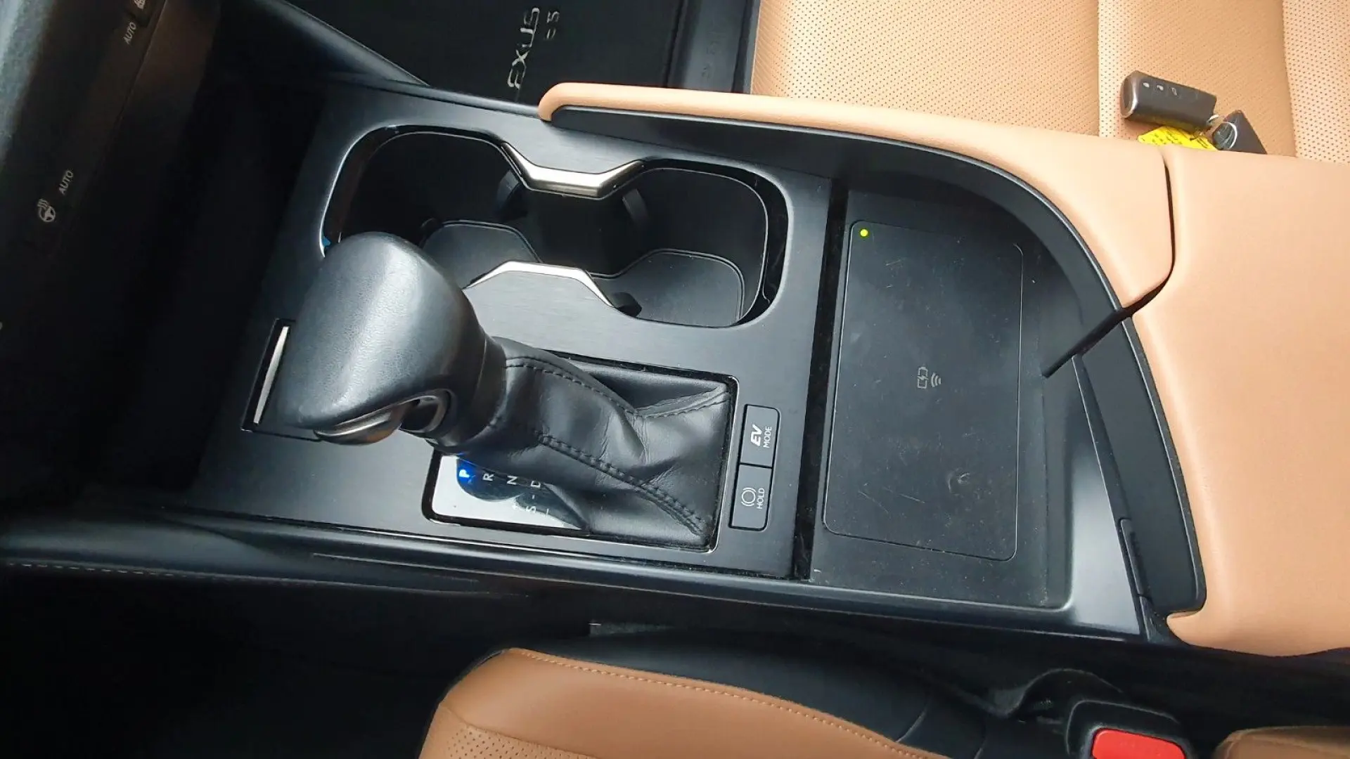 ES 300  Leder  Pano  Sitzbelüftung  Lenkradheizu