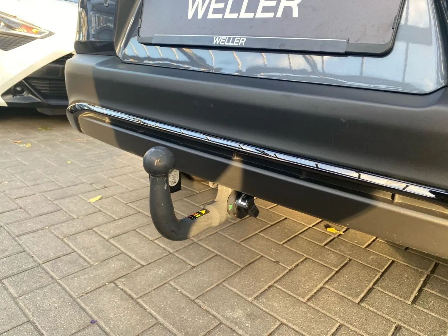 UX 250h F SPORT Design  Bi-LED AHK ACC SHZ RCam