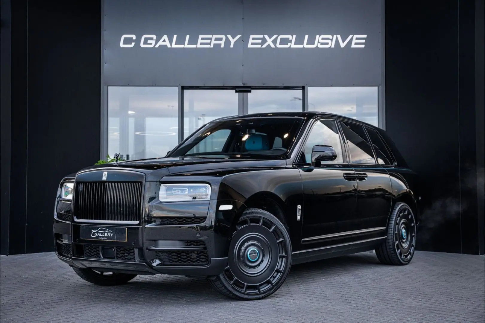 Cullinan 6.75 V12 - Black Badge   Mansory Wheels