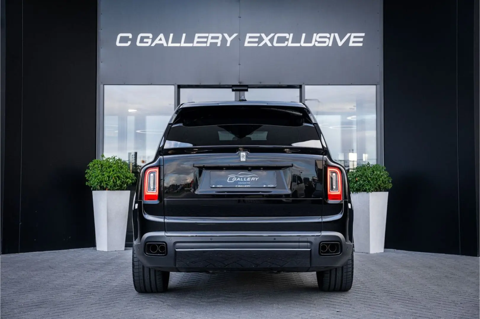 Cullinan 6.75 V12 - Black Badge   Mansory Wheels