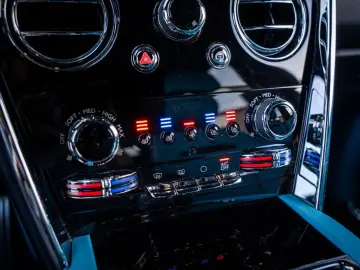 Cullinan 6.75 V12 - Black Badge   Mansory Wheels