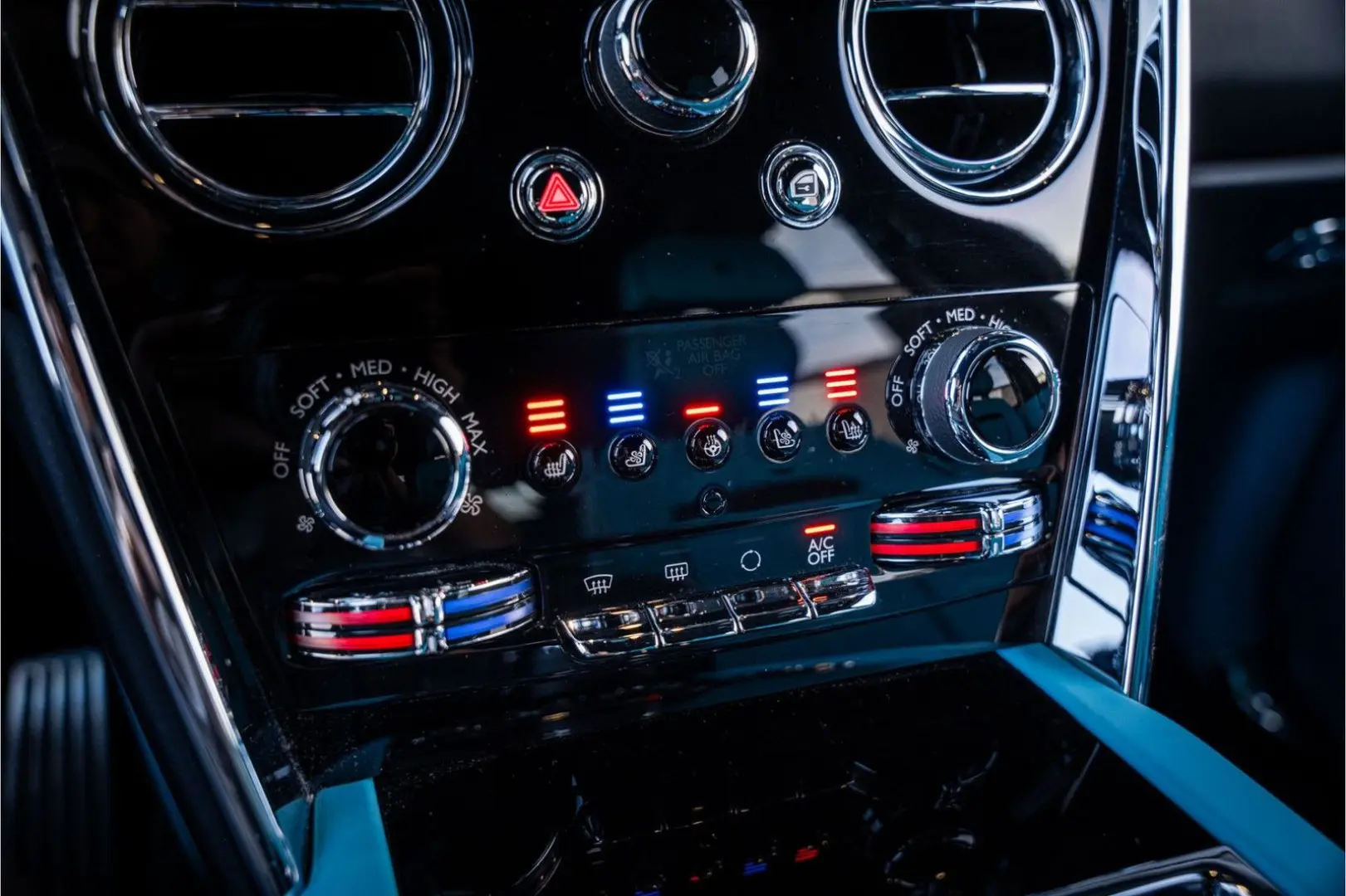 Cullinan 6.75 V12 - Black Badge   Mansory Wheels