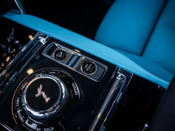 Cullinan 6.75 V12 - Black Badge   Mansory Wheels