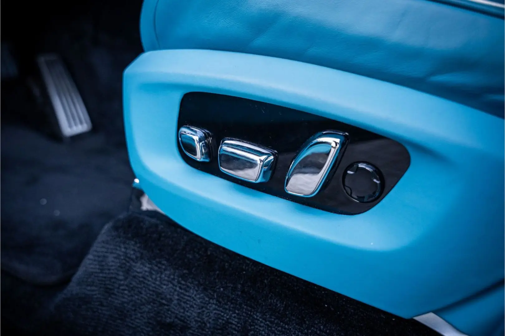 Cullinan 6.75 V12 - Black Badge   Mansory Wheels