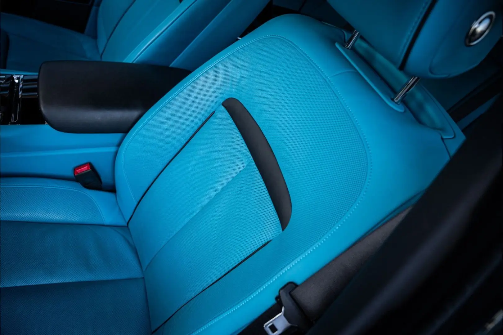 Cullinan 6.75 V12 - Black Badge   Mansory Wheels