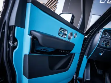 Cullinan 6.75 V12 - Black Badge   Mansory Wheels