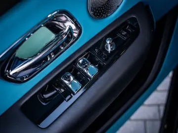 Cullinan 6.75 V12 - Black Badge   Mansory Wheels