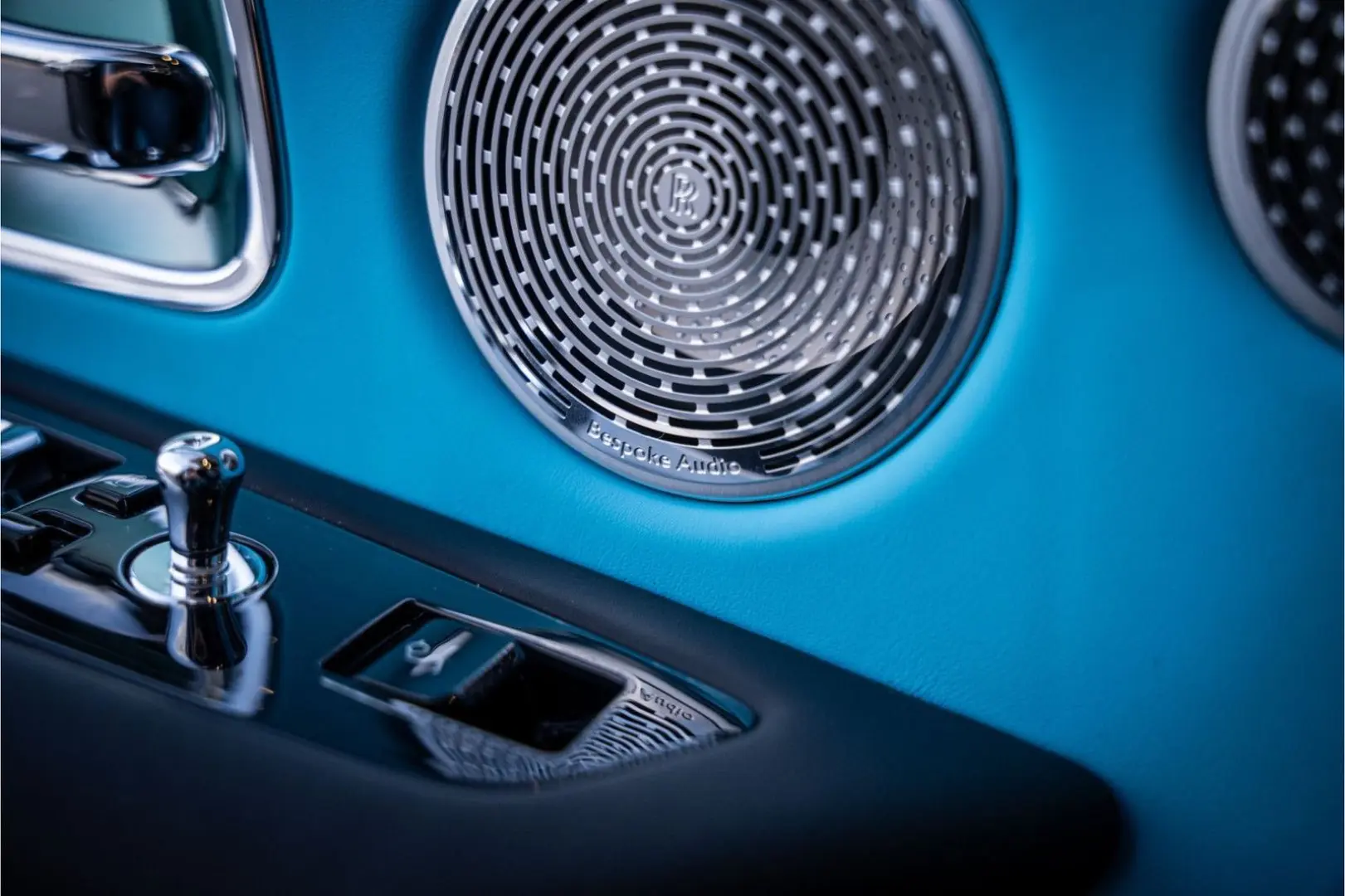 Cullinan 6.75 V12 - Black Badge   Mansory Wheels