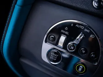 Cullinan 6.75 V12 - Black Badge   Mansory Wheels