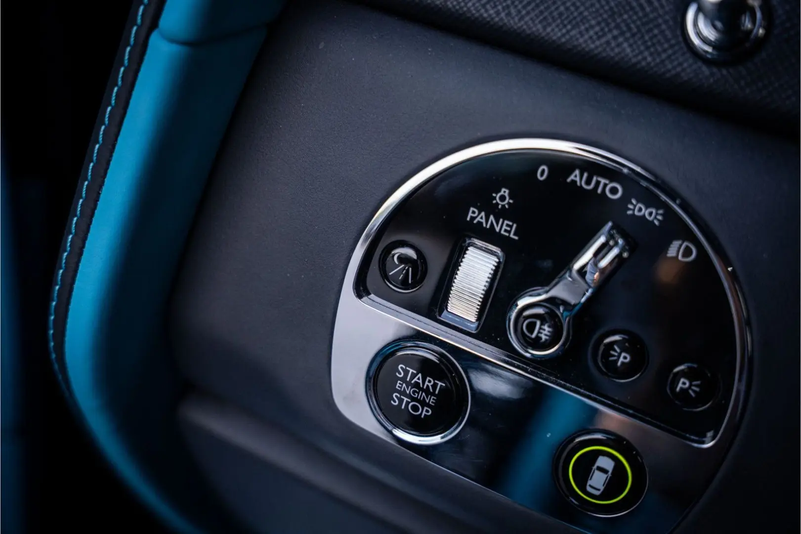 Cullinan 6.75 V12 - Black Badge   Mansory Wheels