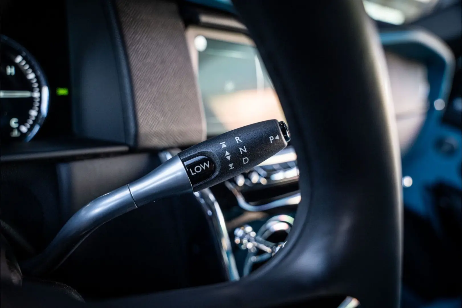 Cullinan 6.75 V12 - Black Badge   Mansory Wheels