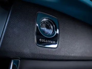 Cullinan 6.75 V12 - Black Badge   Mansory Wheels
