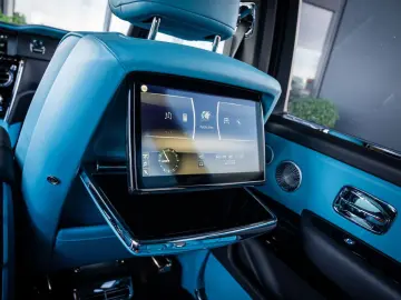 Cullinan 6.75 V12 - Black Badge   Mansory Wheels