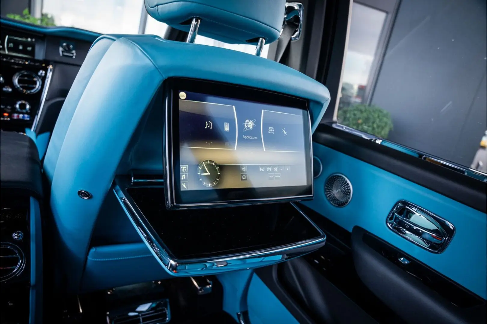 Cullinan 6.75 V12 - Black Badge   Mansory Wheels