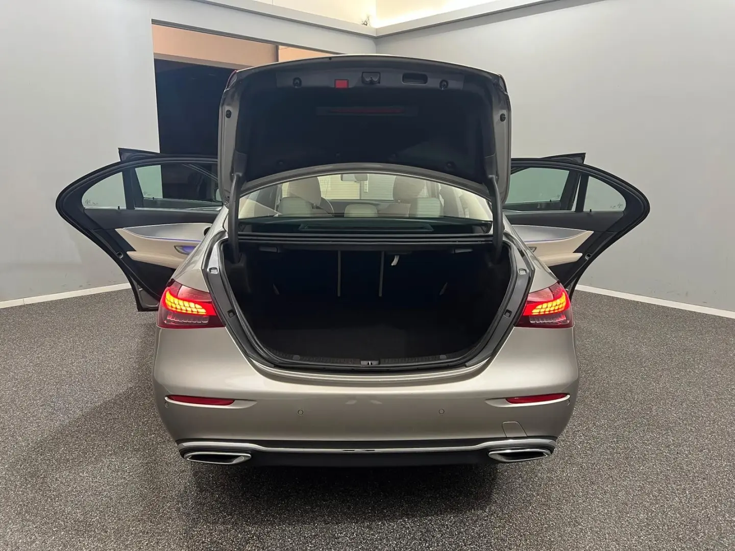 E 200d Limo 2x Avantgarde WIDE LED IHC AMBIENT