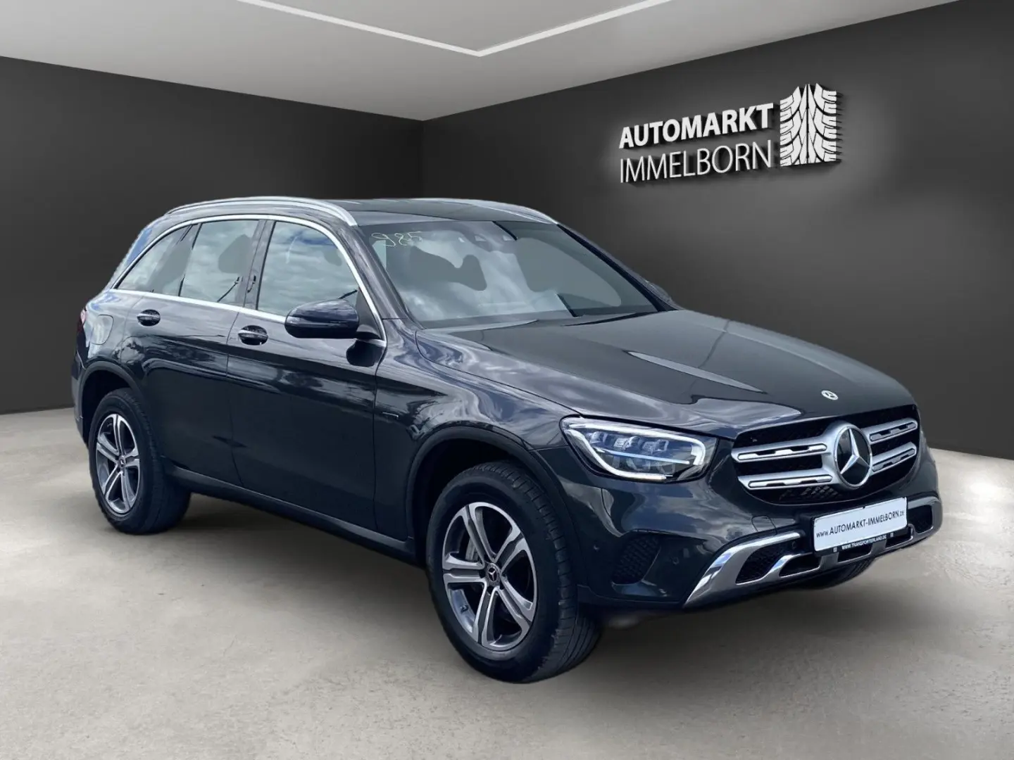 GLC 300 e AMG Burmester AHK LED Alcantara 1