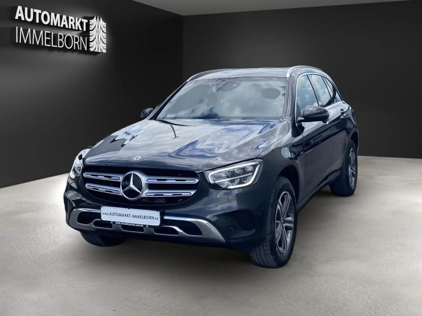 GLC 300 e AMG Burmester AHK LED Alcantara 1