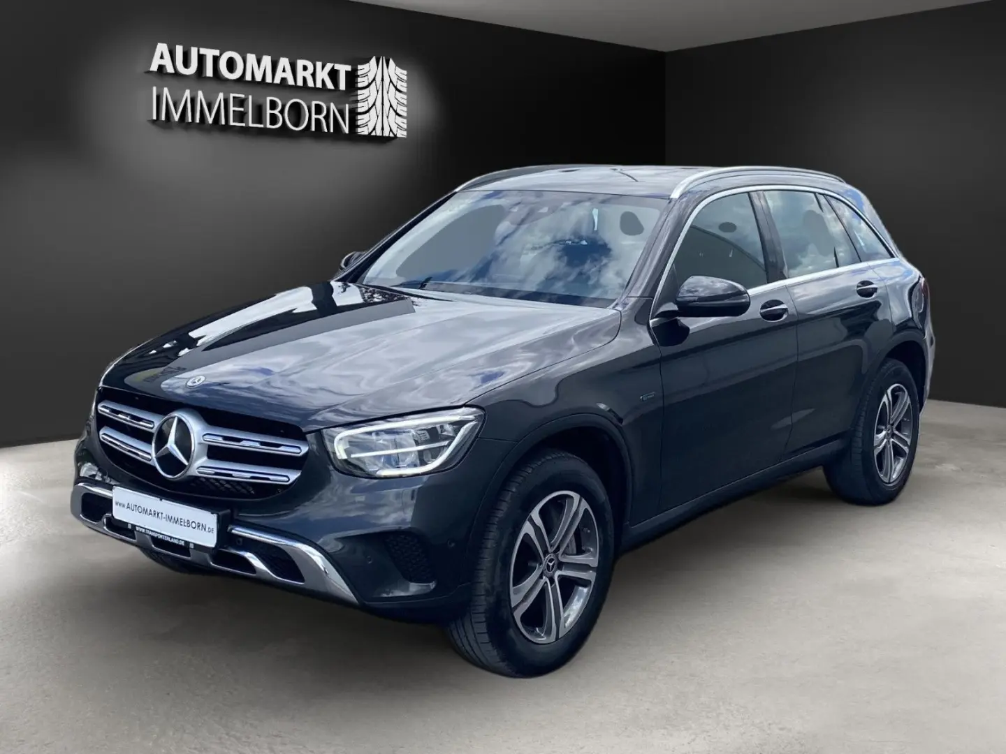 GLC 300 e AMG Burmester AHK LED Alcantara 1