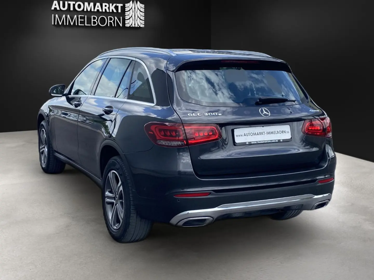 GLC 300 e AMG Burmester AHK LED Alcantara 1
