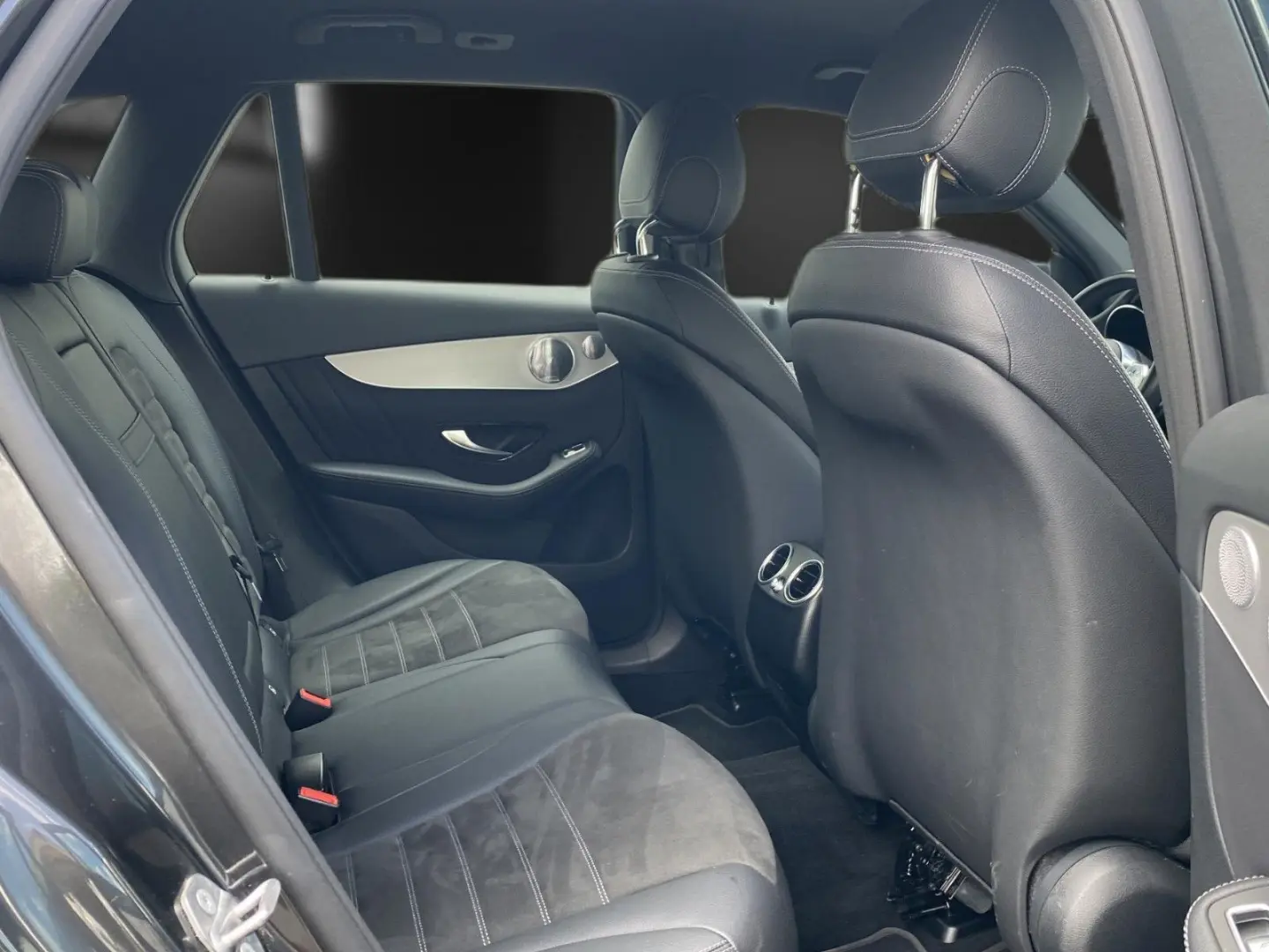 GLC 300 e AMG Burmester AHK LED Alcantara 1