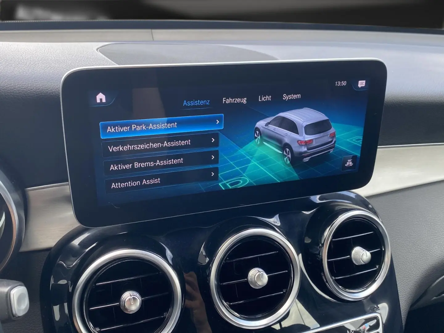 GLC 300 e AMG Burmester AHK LED Alcantara 1