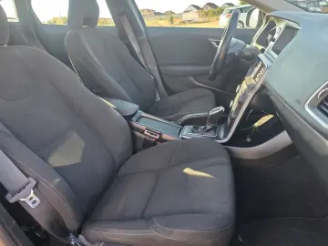 Volvo V40 D2 Powershift Momentum