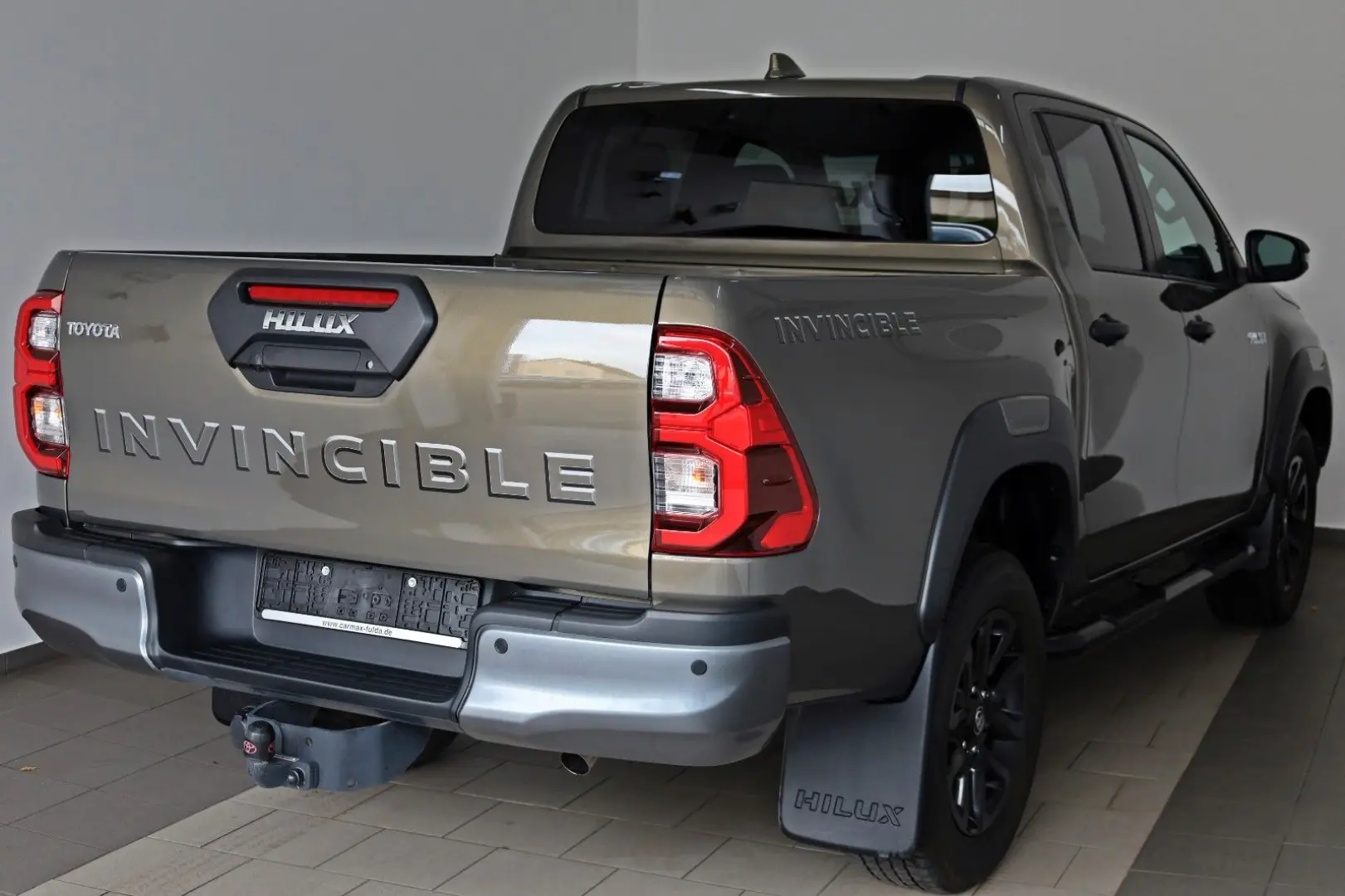 Hilux 2.8 D-4D 4x4 Invincible DOKA Leder ACC AHK