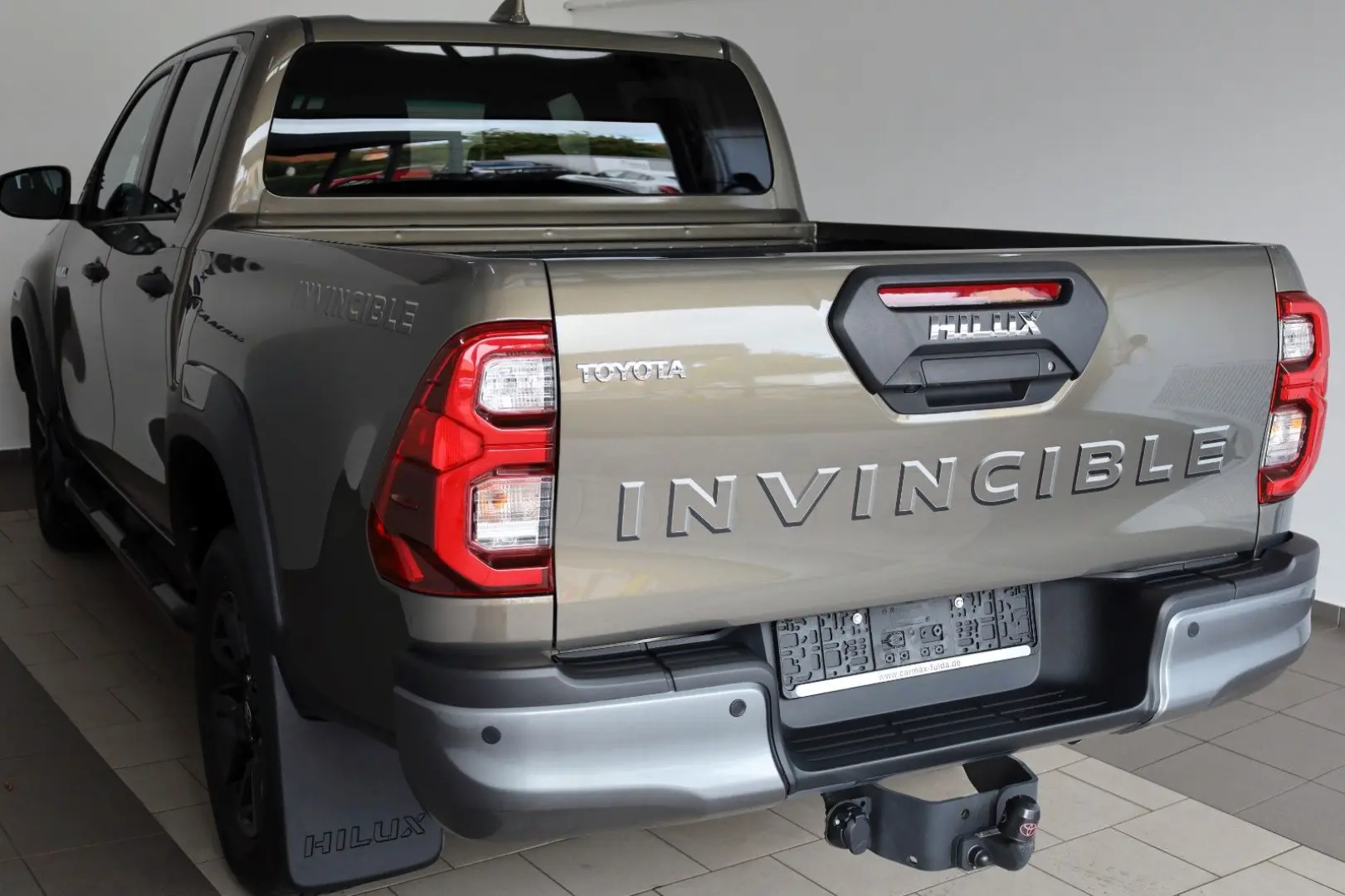 Hilux 2.8 D-4D 4x4 Invincible DOKA Leder ACC AHK