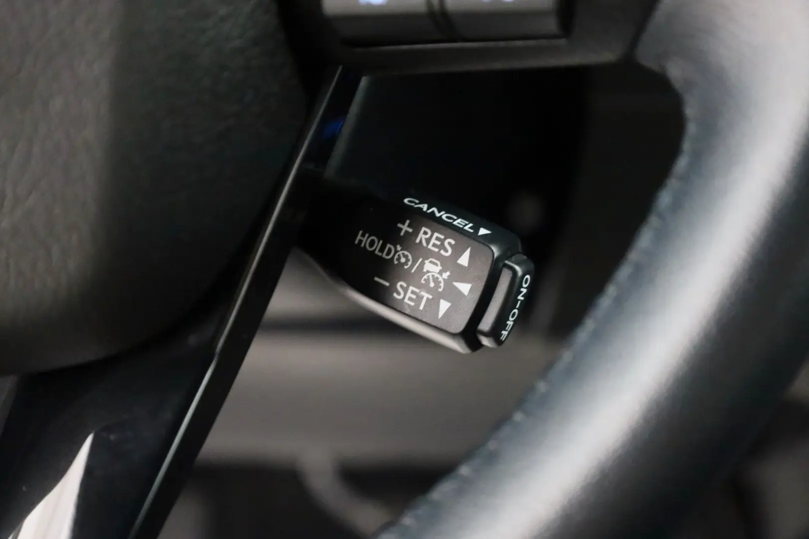 Hilux 2.8 D-4D 4x4 Invincible DOKA Leder ACC AHK