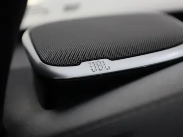 Hilux 2.8 D-4D 4x4 Invincible DOKA Leder ACC AHK