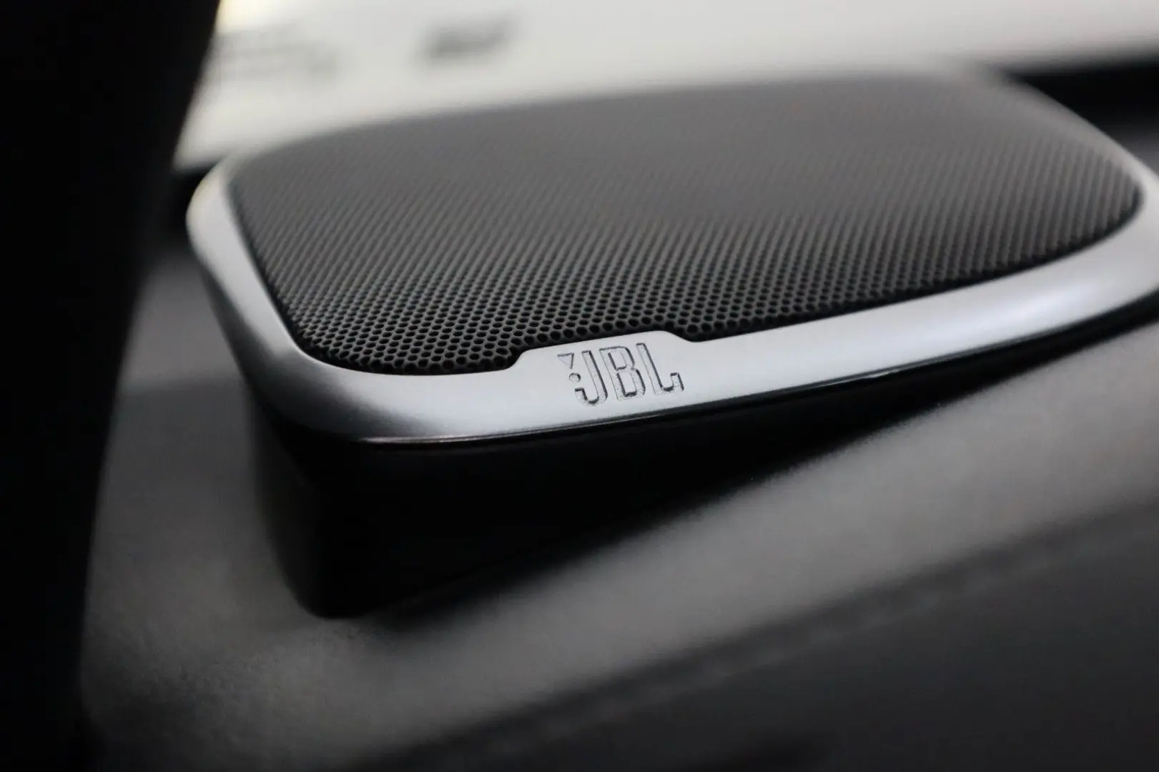 Hilux 2.8 D-4D 4x4 Invincible DOKA Leder ACC AHK