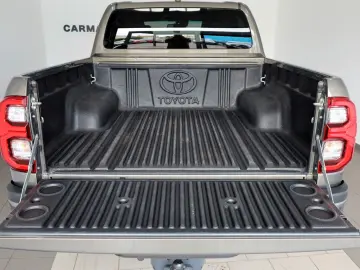 Hilux 2.8 D-4D 4x4 Invincible DOKA Leder ACC AHK