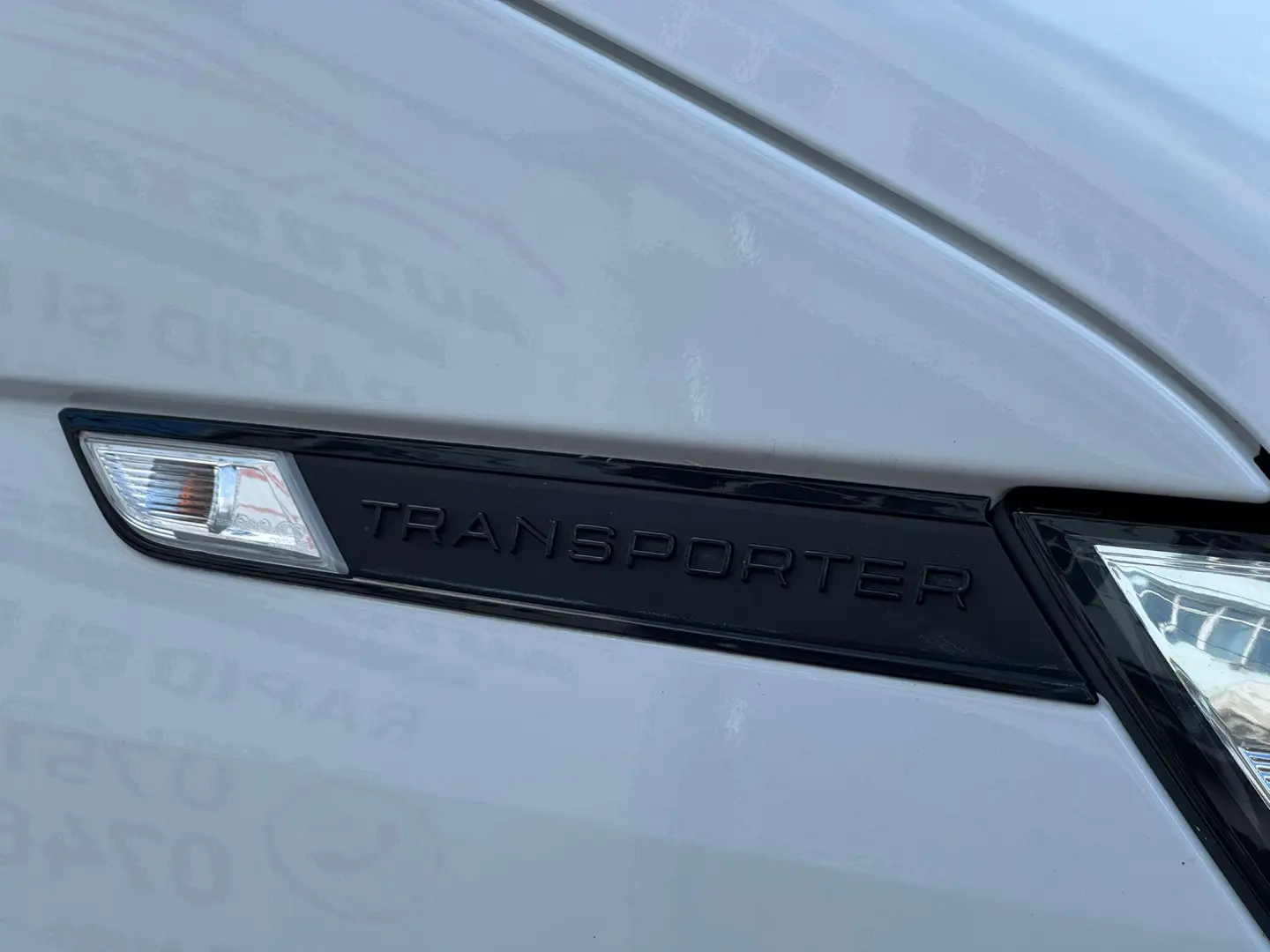 VOLKSWAGEN TRANSPORTER