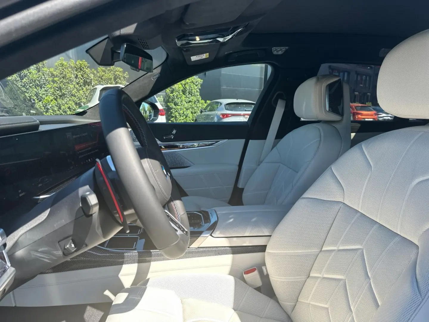 M760e xDrive Limousine 21'' B&W Iconic Glow Navi