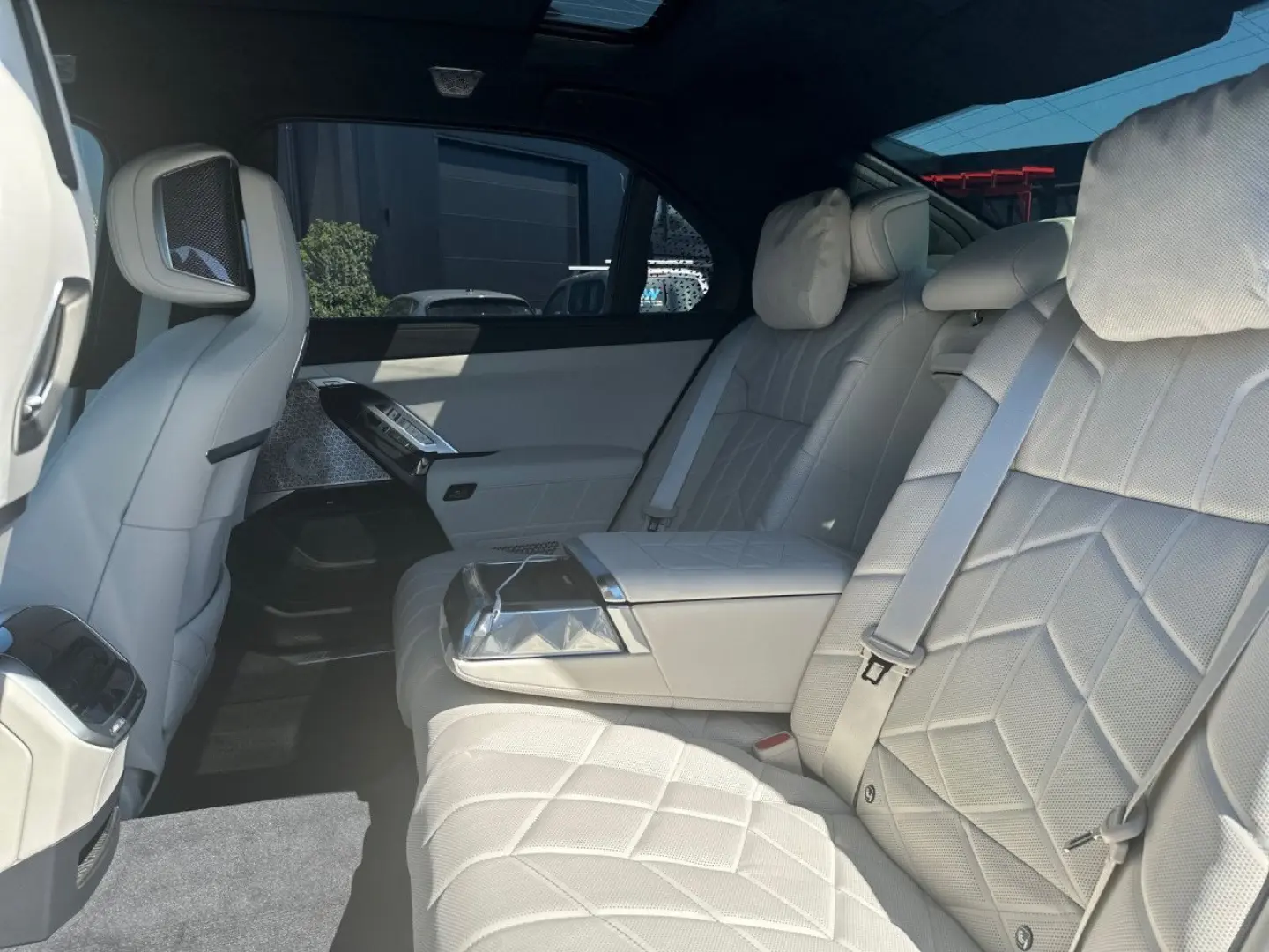 M760e xDrive Limousine 21'' B&W Iconic Glow Navi