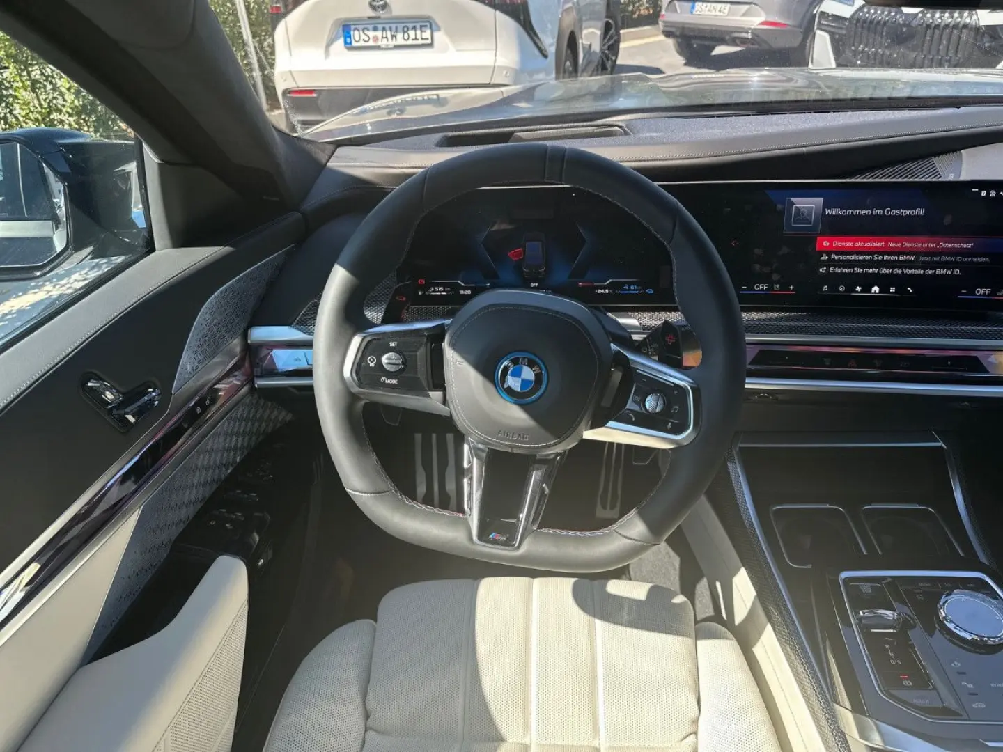 M760e xDrive Limousine 21'' B&W Iconic Glow Navi