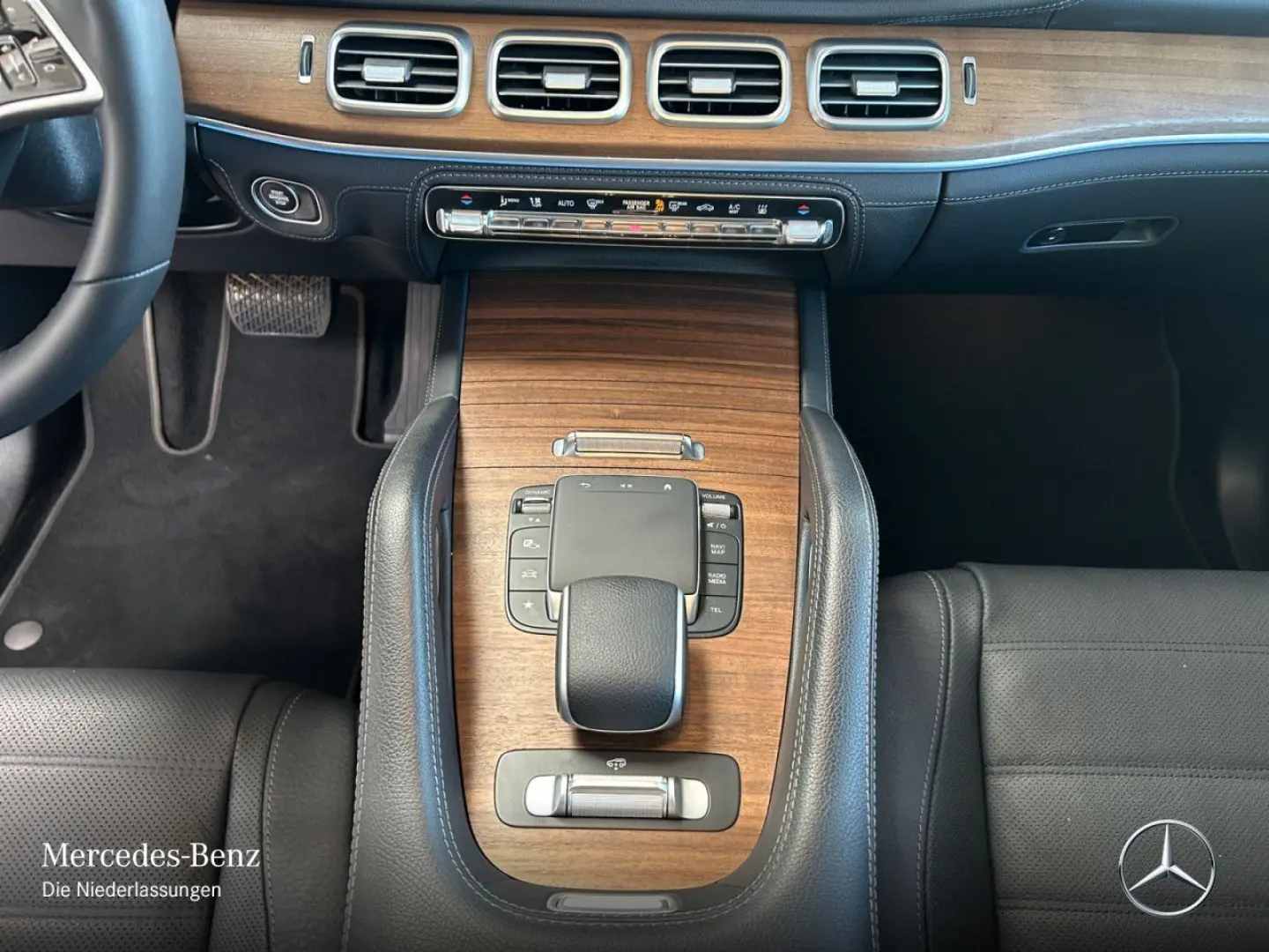 Mercedes-Benz GLE 400e 4M AMG Premium Burmester  22