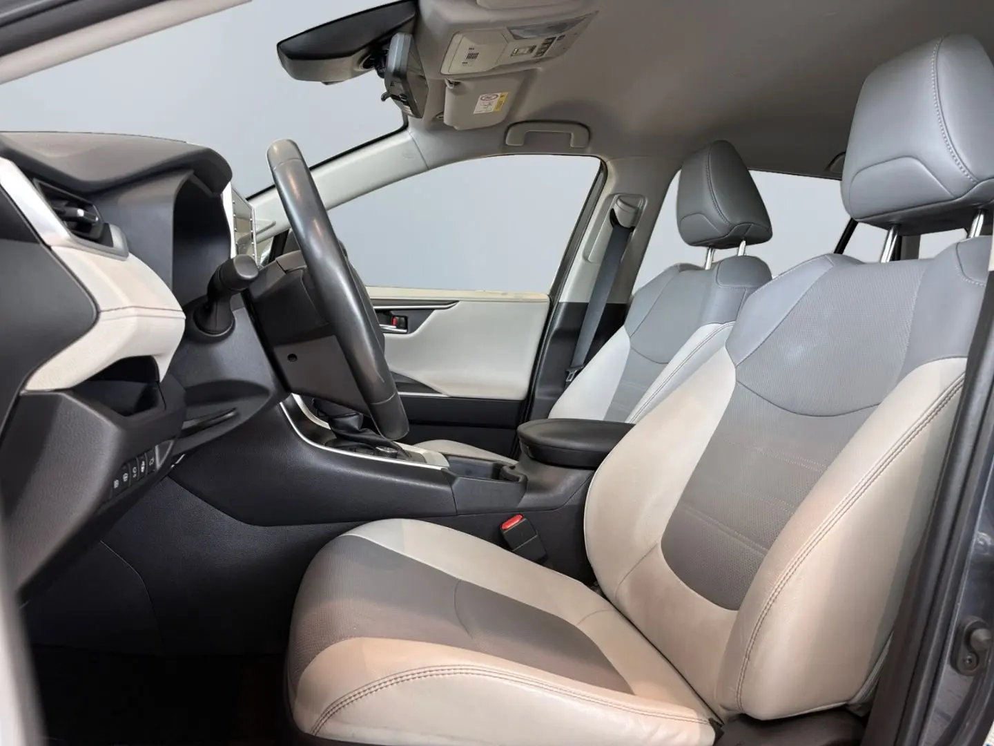 RAV 4 2.5 Hybrid Lounge 4x4  360 Navi LED JBL Ga