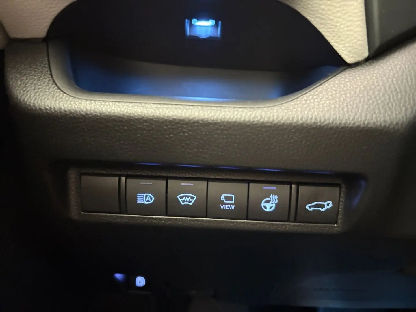 RAV 4 2.5 Hybrid Lounge 4x4  360 Navi LED JBL Ga