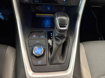 RAV 4 2.5 Hybrid Lounge 4x4  360 Navi LED JBL Ga