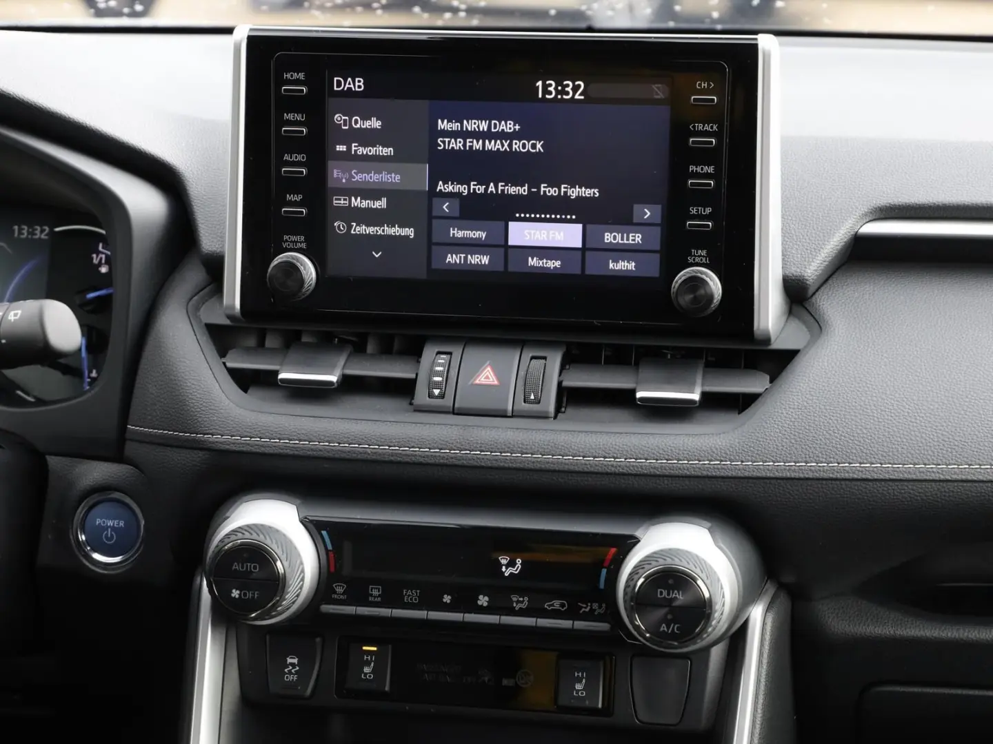 RAV 4 2.5 Hybrid 4x4 Team D SHZ PDC KLIMA