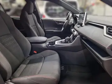 RAV4 Plug-in Hybrid 4x4 Technik Paket