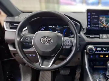 RAV4 Plug-in Hybrid 4x4 Technik Paket