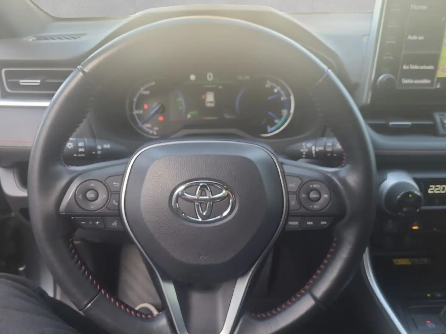 RAV 4 Plug-in-Hybrid Technik-Paket Head UP