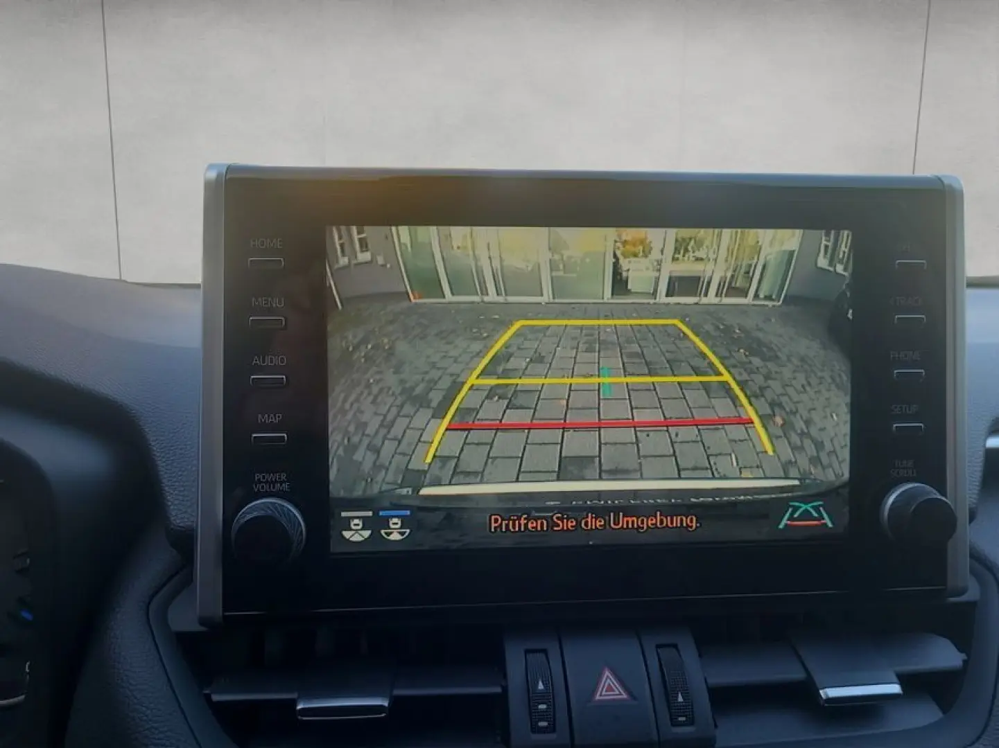 RAV 4 Plug-in-Hybrid Technik-Paket Head UP