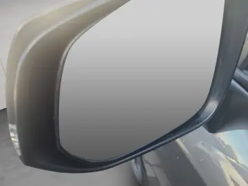 RAV 4 Plug-in-Hybrid Technik-Paket Head UP