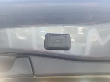 RAV 4 Plug-in-Hybrid Technik-Paket Head UP